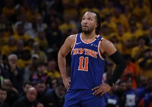 名记：尼克斯谈字母哥交易不会动布伦森 可能筹码是唐斯、OG等