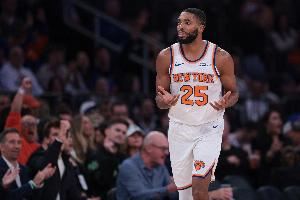 哈特:大桥在打自己节奏篮球不被其他事干扰 专注做自己