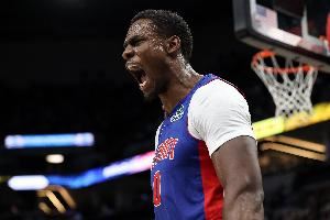 斯图尔特伤退!杜伦:我们就是下一个人顶上心态 阵容深度很足